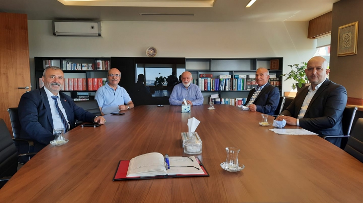 İSTANBUL MİLLETVEKİLİ SN. FEYZULLAH KIYIKLI'KA NEZAKET ZİYARETİNDE BULUNDUK