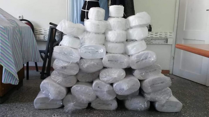ŞEBİNKARAHİSAR'DA OKUYAN ÖĞRENCİLERİMİZE MASKE ÜRETİMİ İÇİN KUMAŞ DESTEĞİ YAPILDI